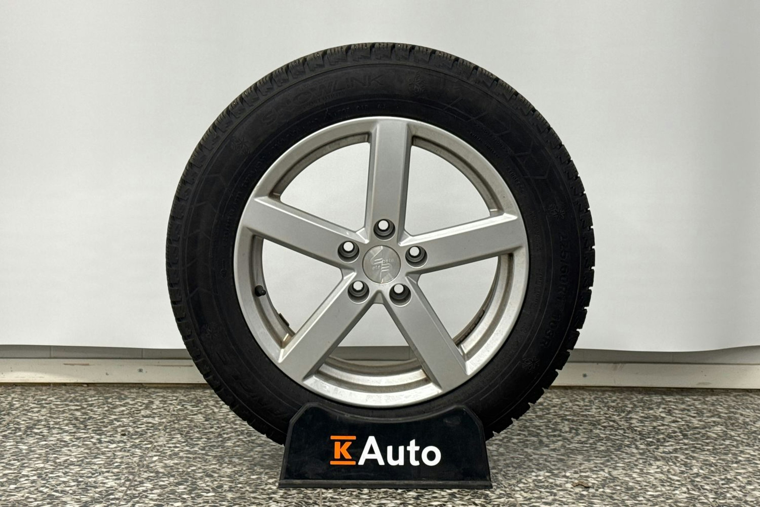 musta Mitsubishi Outlander PHEV 2019 kuva 38.