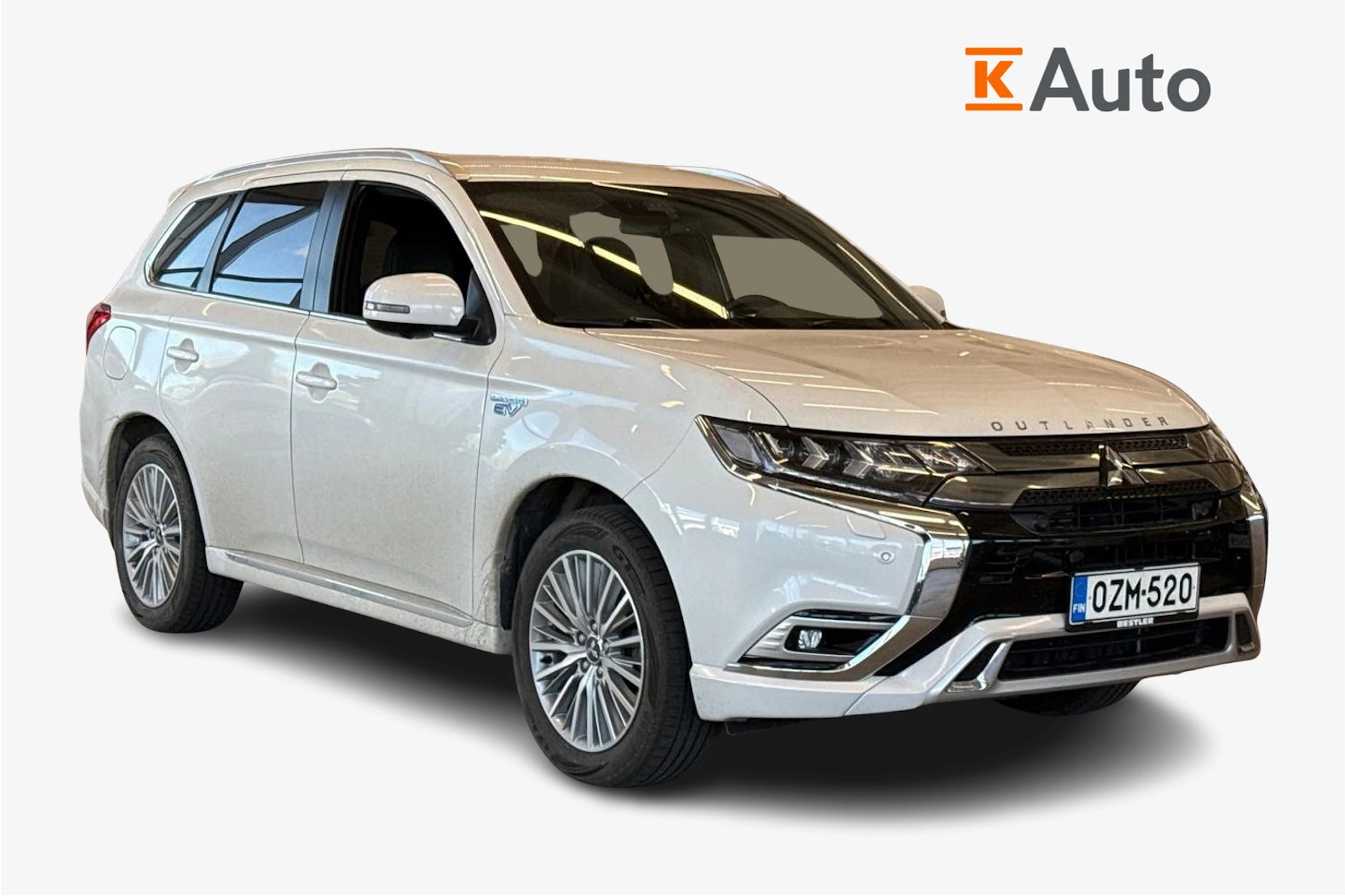valkoinen Mitsubishi Outlander PHEV 2019 kuva 1.