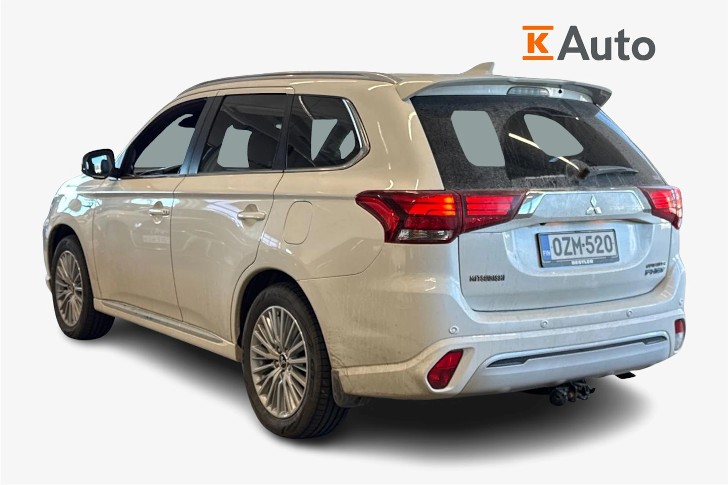 valkoinen Mitsubishi Outlander PHEV 2019 kuva 2.