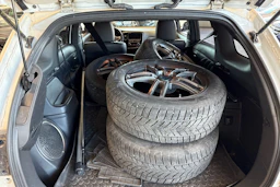 valkoinen Mitsubishi Outlander PHEV 2019 kuva 4.