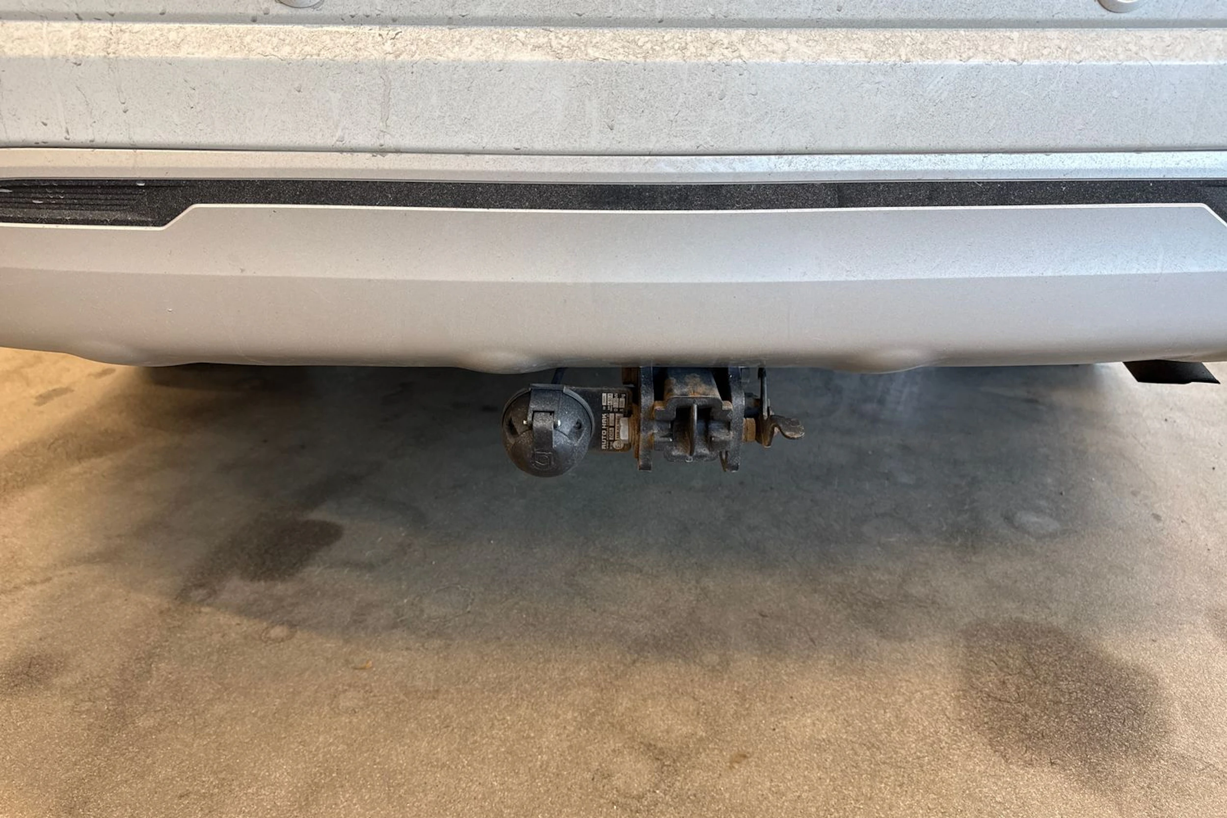 valkoinen Mitsubishi Outlander PHEV 2019 kuva 5.