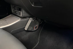 valkoinen Mitsubishi Outlander PHEV 2019 kuva 19.