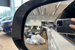 valkoinen Mitsubishi Outlander PHEV 2019 kuva 22.
