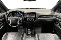 harmaa Mitsubishi Outlander PHEV 2019 kuva 9.