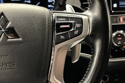 harmaa Mitsubishi Outlander PHEV 2019 kuva 20.
