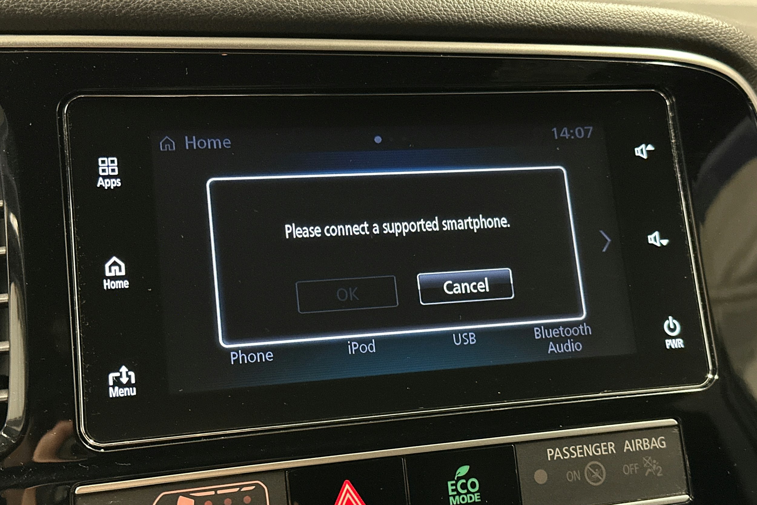 harmaa Mitsubishi Outlander PHEV 2019 kuva 22.
