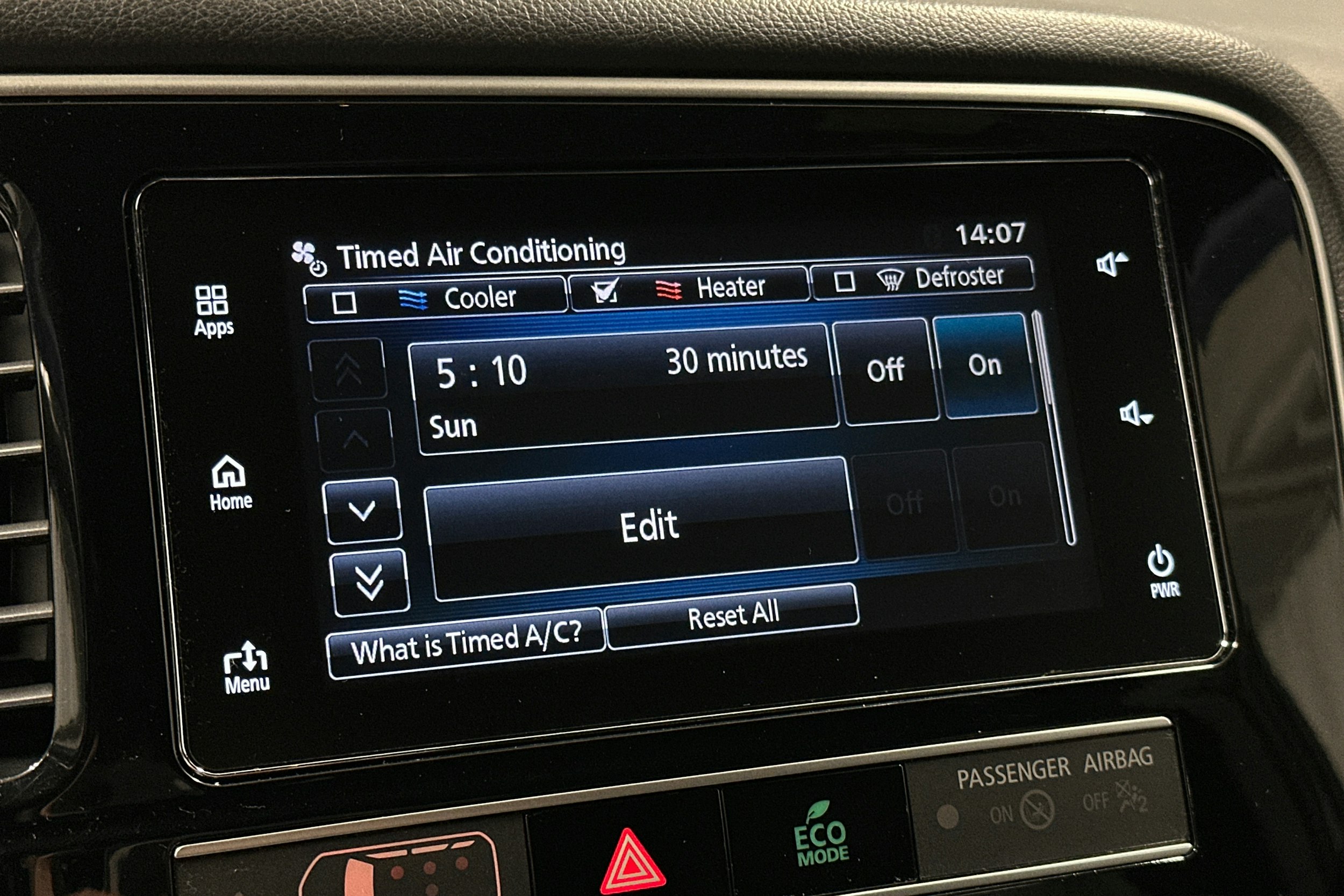harmaa Mitsubishi Outlander PHEV 2019 kuva 23.