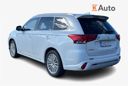 valkoinen Mitsubishi Outlander PHEV 2019 kuva 2.