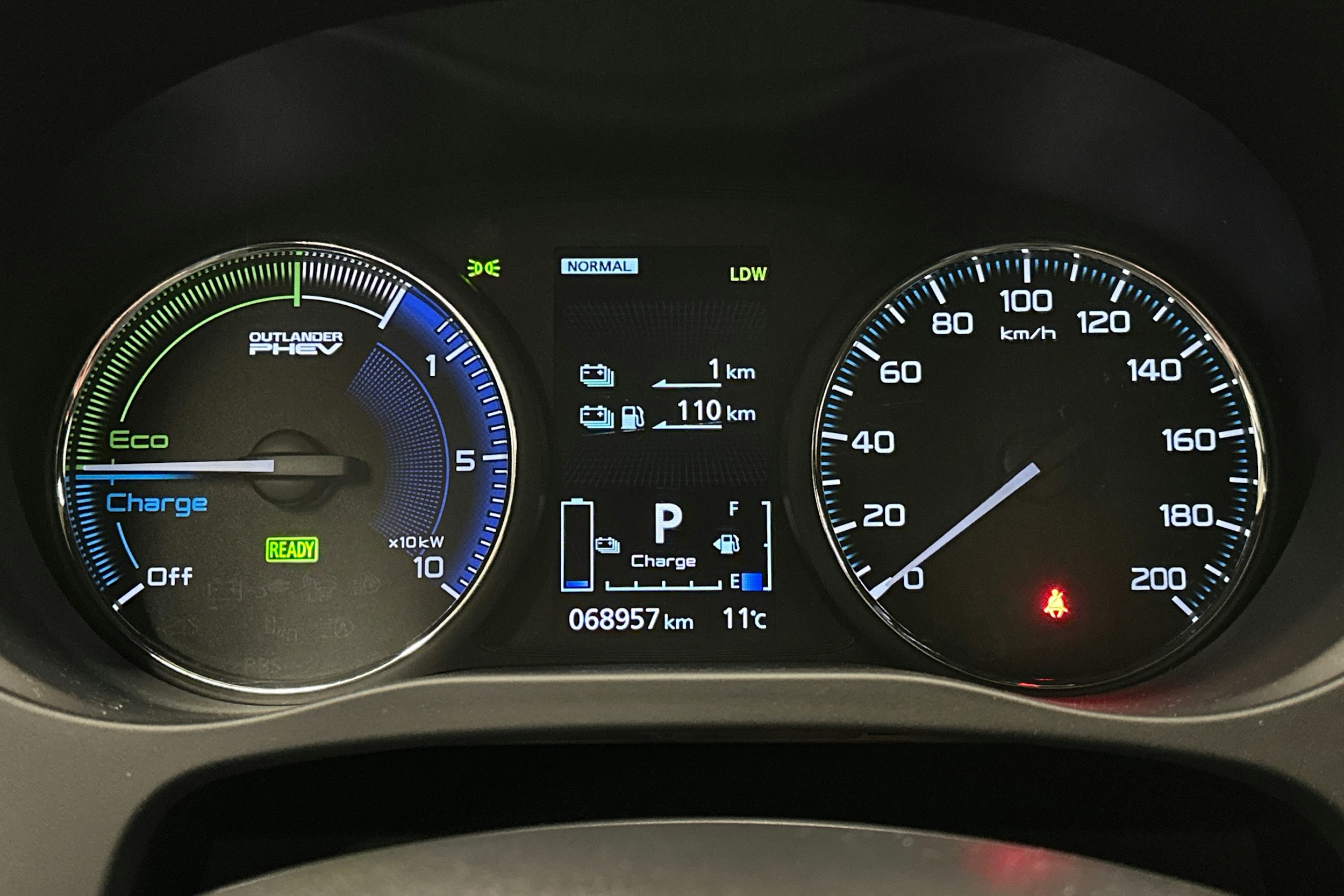 ruskea (beige) Mitsubishi Outlander PHEV 2019 kuva 22.