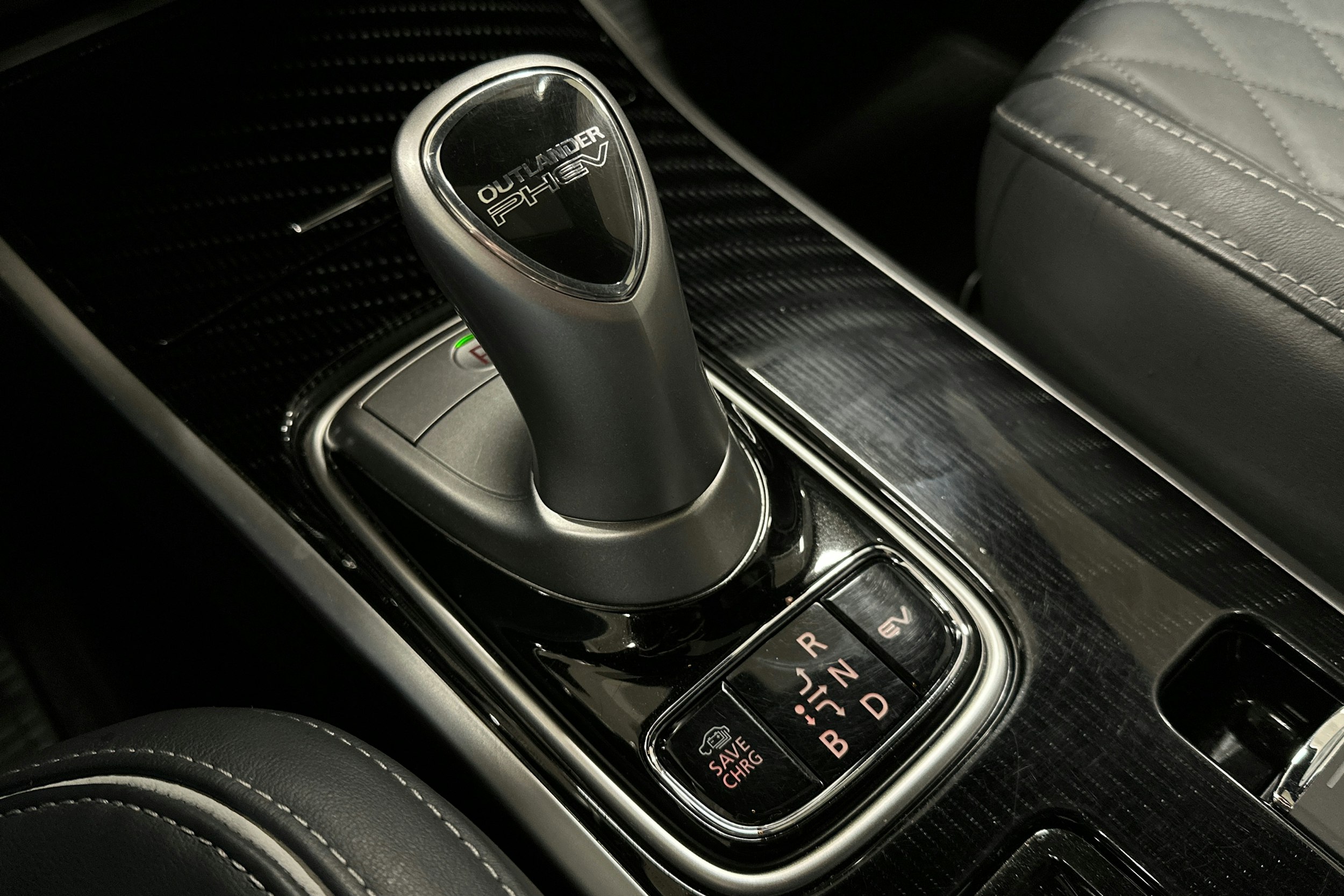 ruskea (beige) Mitsubishi Outlander PHEV 2019 kuva 27.