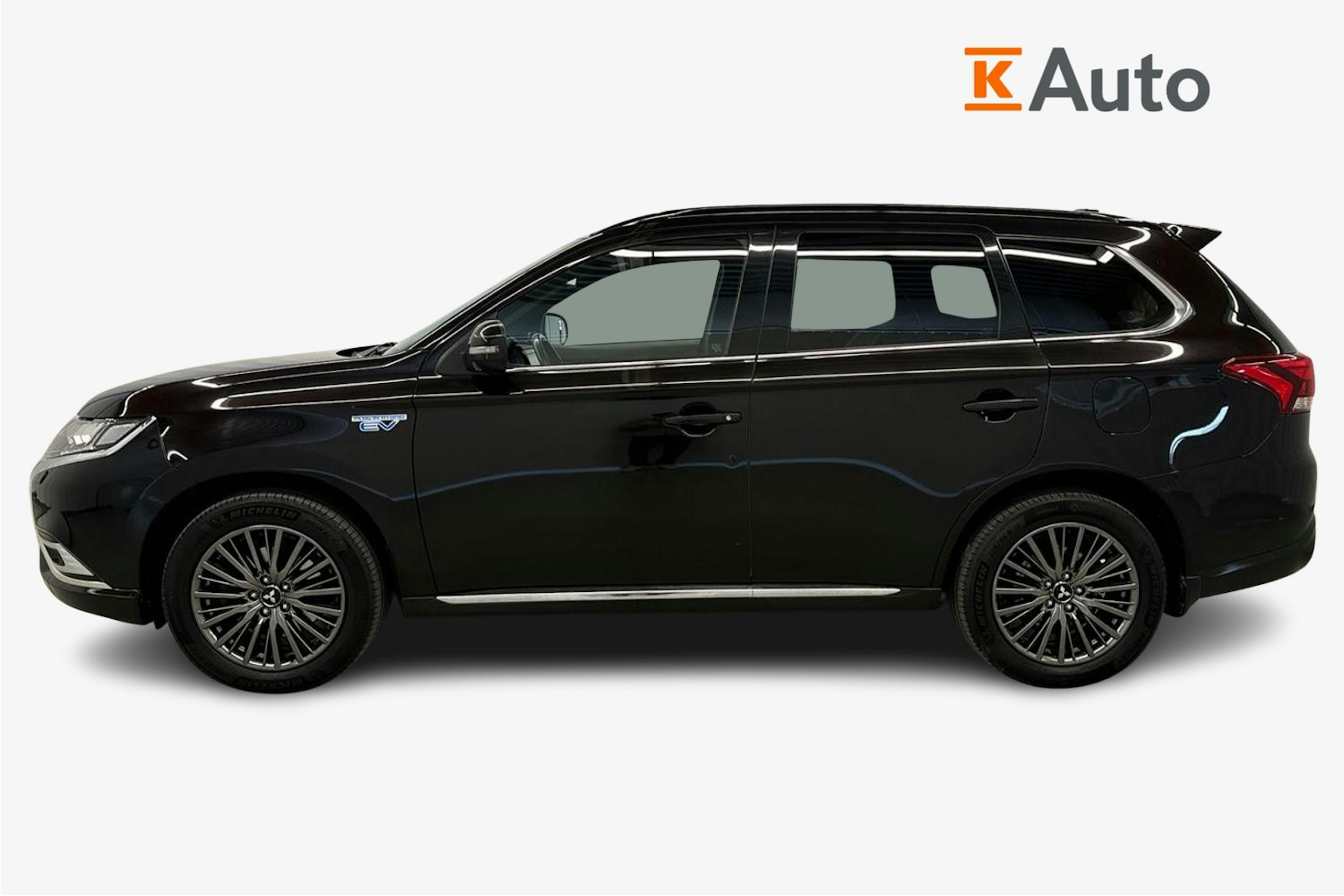 musta Mitsubishi Outlander PHEV 2019 kuva 6.