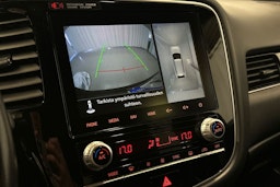 musta Mitsubishi Outlander PHEV 2019 kuva 16.