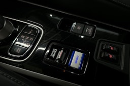 musta Mitsubishi Outlander PHEV 2019 kuva 20.