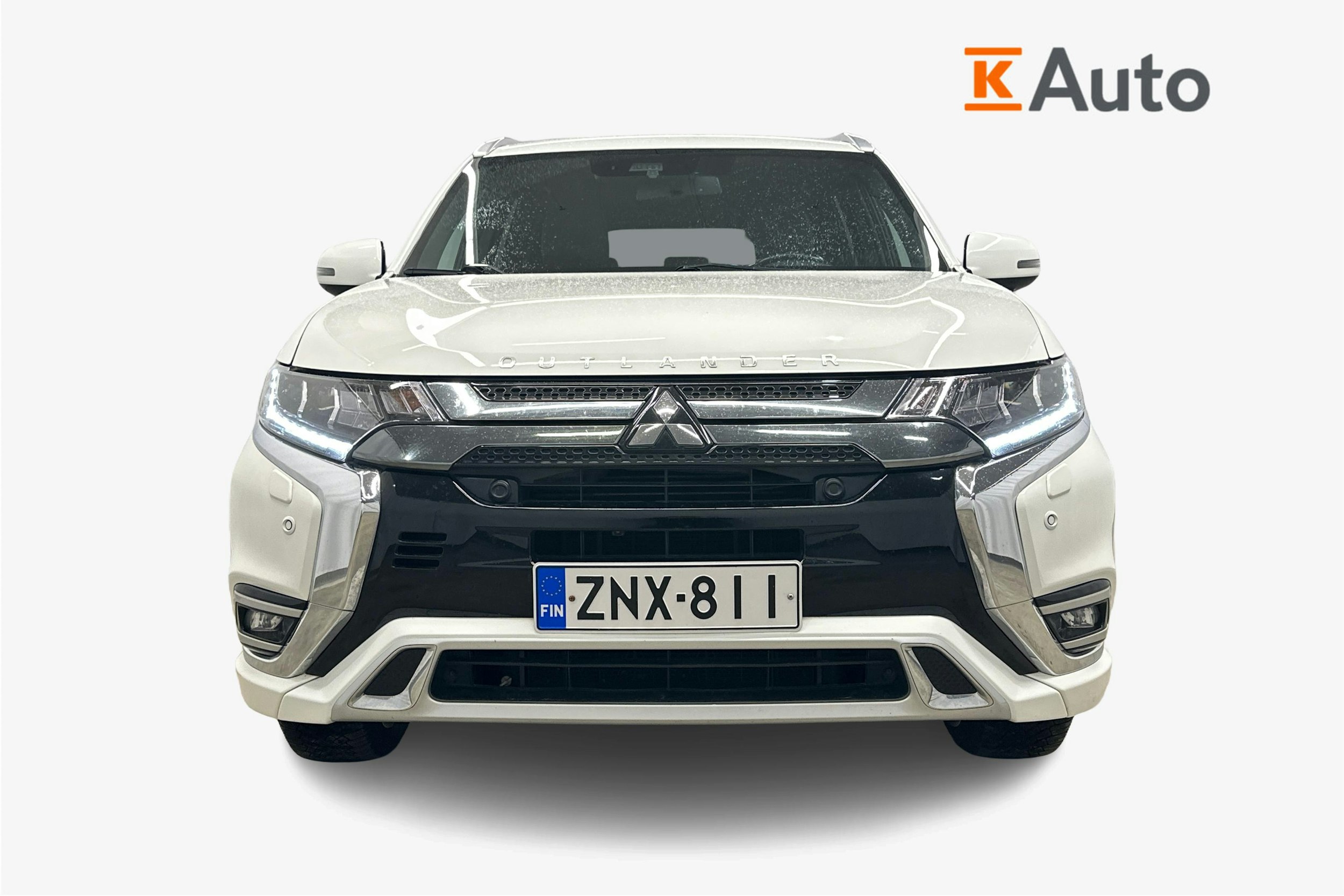 valkoinen Mitsubishi Outlander PHEV 2019 kuva 5.