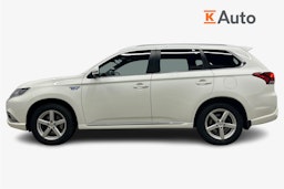 valkoinen Mitsubishi Outlander PHEV 2019 kuva 6.