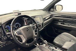 valkoinen Mitsubishi Outlander PHEV 2019 kuva 7.