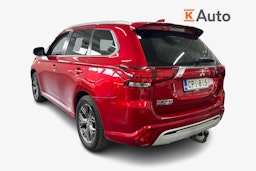 Punainen Mitsubishi Outlander PHEV 2020 kuva 2.