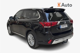 musta Mitsubishi Outlander PHEV 2020 kuva 2.