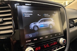 musta Mitsubishi Outlander PHEV 2020 kuva 17.