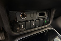 musta Mitsubishi Outlander PHEV 2020 kuva 24.
