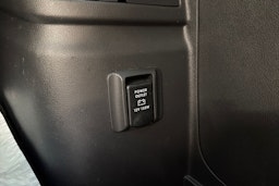 musta Mitsubishi Outlander PHEV 2020 kuva 26.