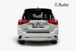 valkoinen Mitsubishi Outlander PHEV 2020 kuva 4.