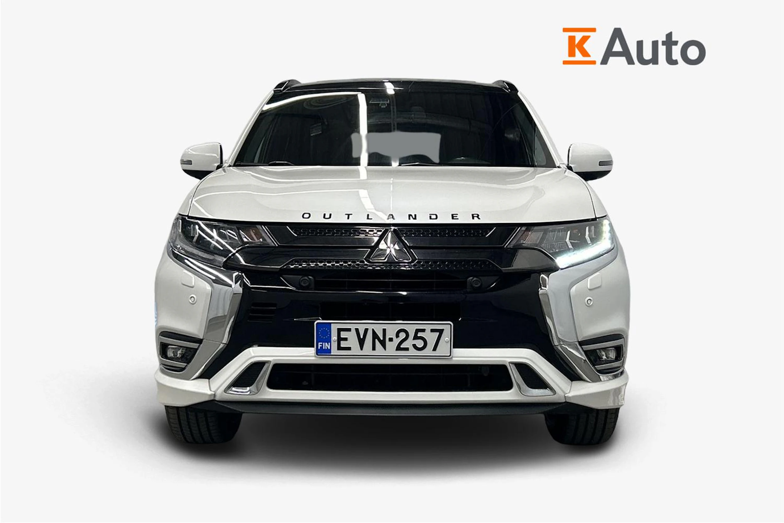 valkoinen Mitsubishi Outlander PHEV 2020 kuva 5.