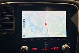 valkoinen Mitsubishi Outlander PHEV 2020 kuva 28.