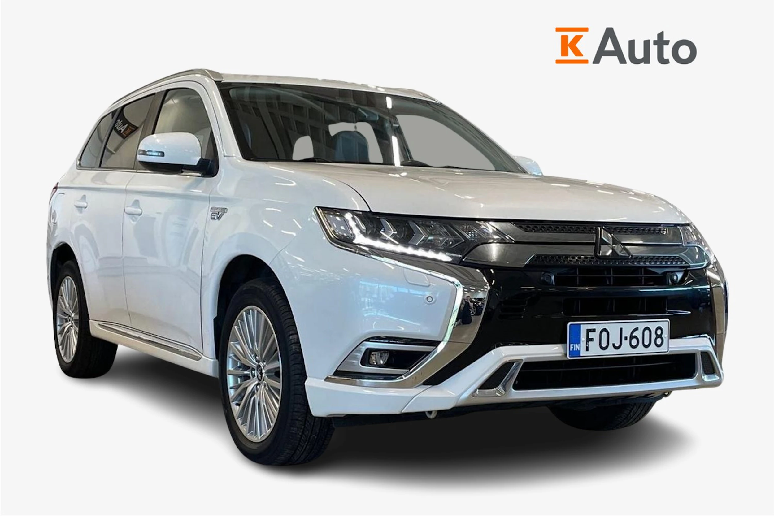 valkoinen Mitsubishi Outlander PHEV 2020 kuva 1.