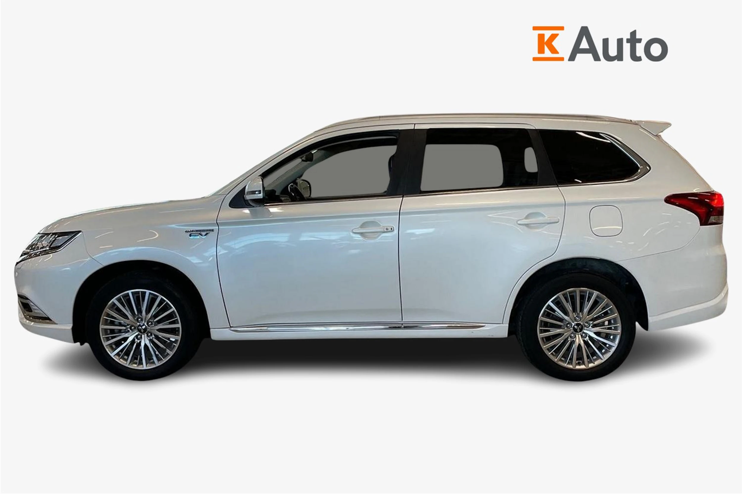 valkoinen Mitsubishi Outlander PHEV 2020 kuva 5.
