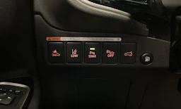 valkoinen Mitsubishi Outlander PHEV 2020 kuva 23.