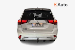 Valkoinen Mitsubishi Outlander PHEV 2020 kuva 4.