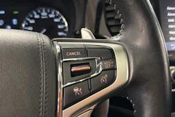 Valkoinen Mitsubishi Outlander PHEV 2020 kuva 19.