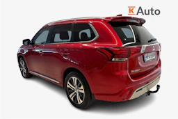 Punainen Mitsubishi Outlander PHEV 2020 kuva 3.