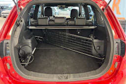 Punainen Mitsubishi Outlander PHEV 2020 kuva 17.