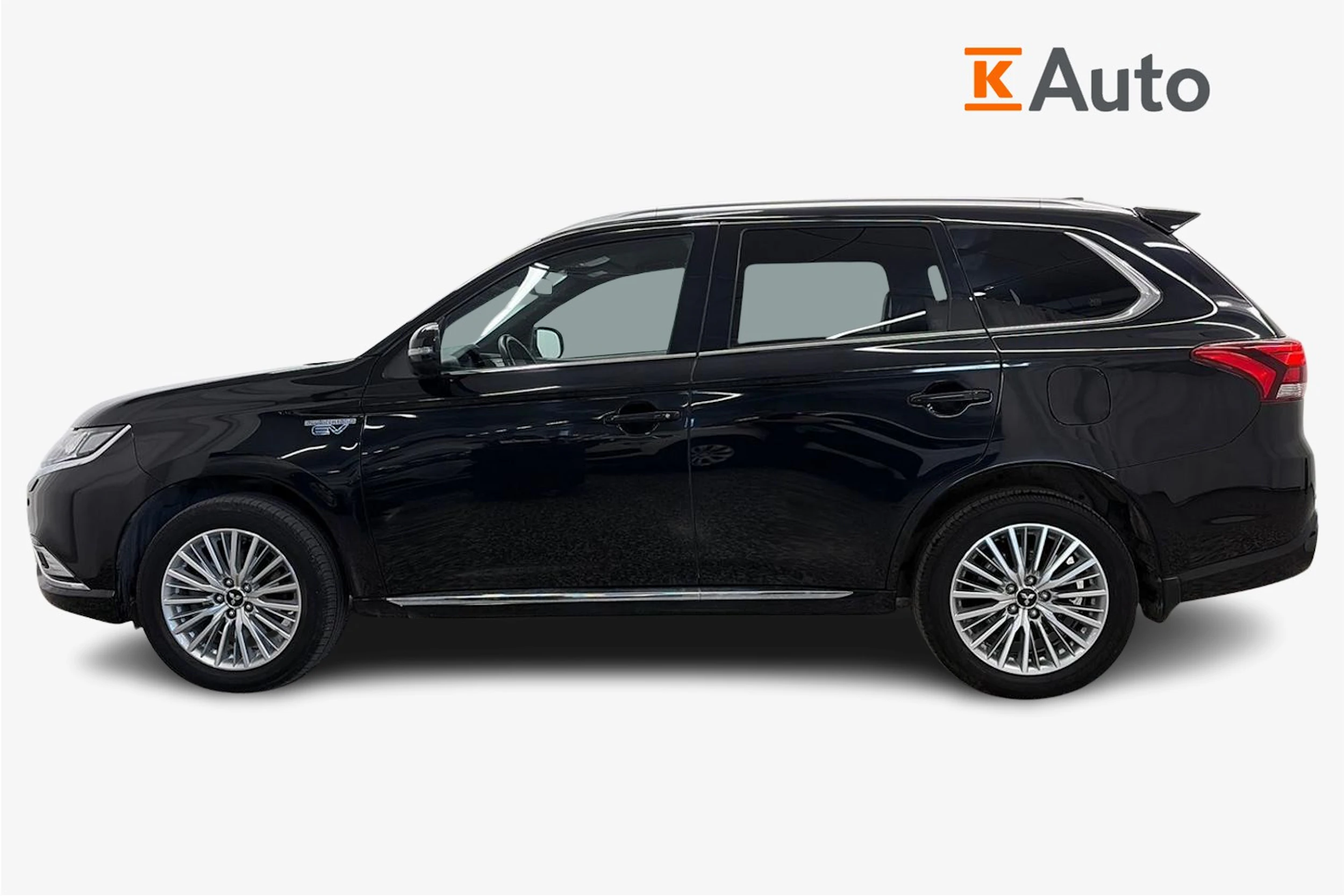 musta Mitsubishi Outlander PHEV 2020 kuva 7.