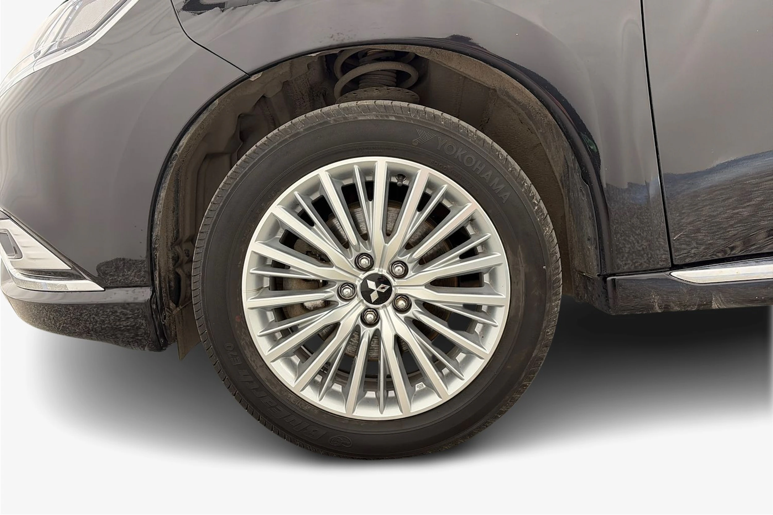 musta Mitsubishi Outlander PHEV 2020 kuva 12.