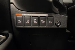 musta Mitsubishi Outlander PHEV 2020 kuva 22.