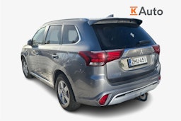 harmaa Mitsubishi Outlander PHEV 2020 kuva 2.