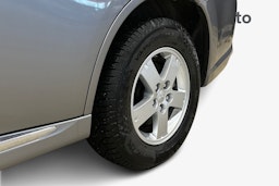 harmaa Mitsubishi Outlander PHEV 2020 kuva 11.