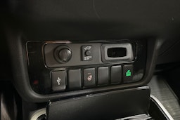 harmaa Mitsubishi Outlander PHEV 2020 kuva 18.