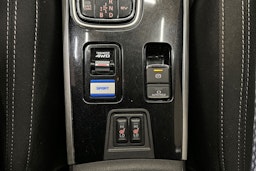 harmaa Mitsubishi Outlander PHEV 2020 kuva 19.