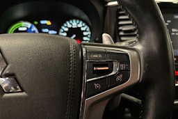 harmaa Mitsubishi Outlander PHEV 2020 kuva 22.