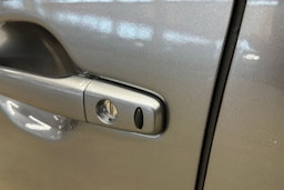 harmaa Mitsubishi Outlander PHEV 2020 kuva 24.