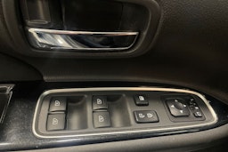 harmaa Mitsubishi Outlander PHEV 2020 kuva 29.