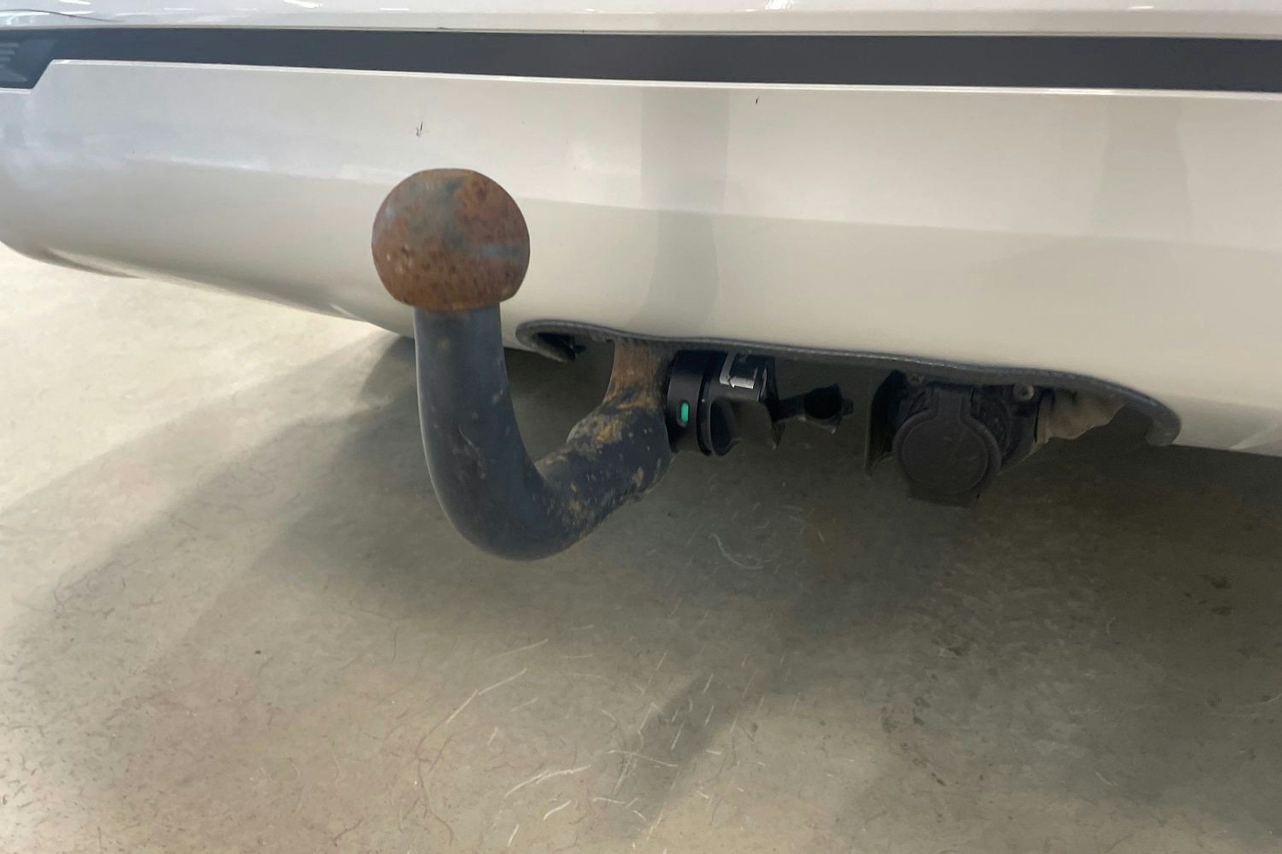 harmaa Mitsubishi Outlander PHEV 2020 kuva 32.