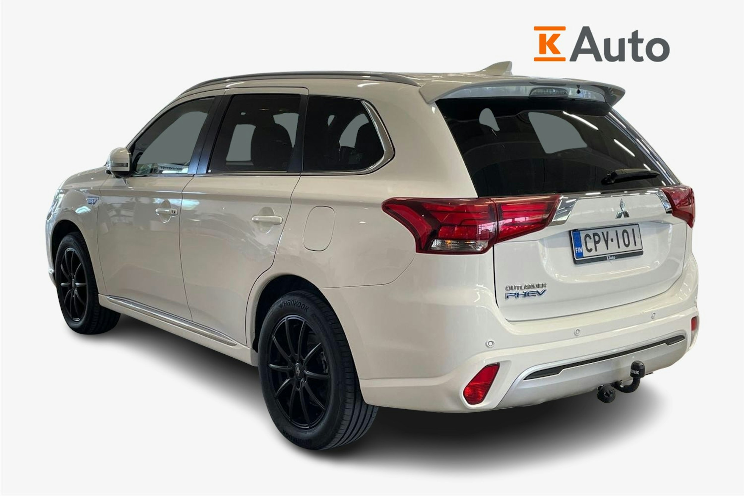 Valkoinen Mitsubishi Outlander PHEV 2021 kuva 2.