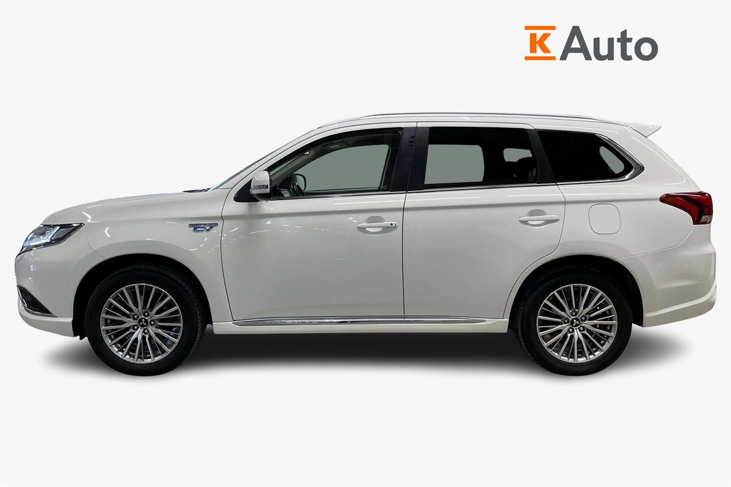 valkoinen Mitsubishi Outlander PHEV 2021 kuva 7.