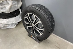 valkoinen Mitsubishi Outlander PHEV 2021 kuva 15.