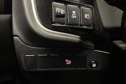 valkoinen Mitsubishi Outlander PHEV 2021 kuva 20.